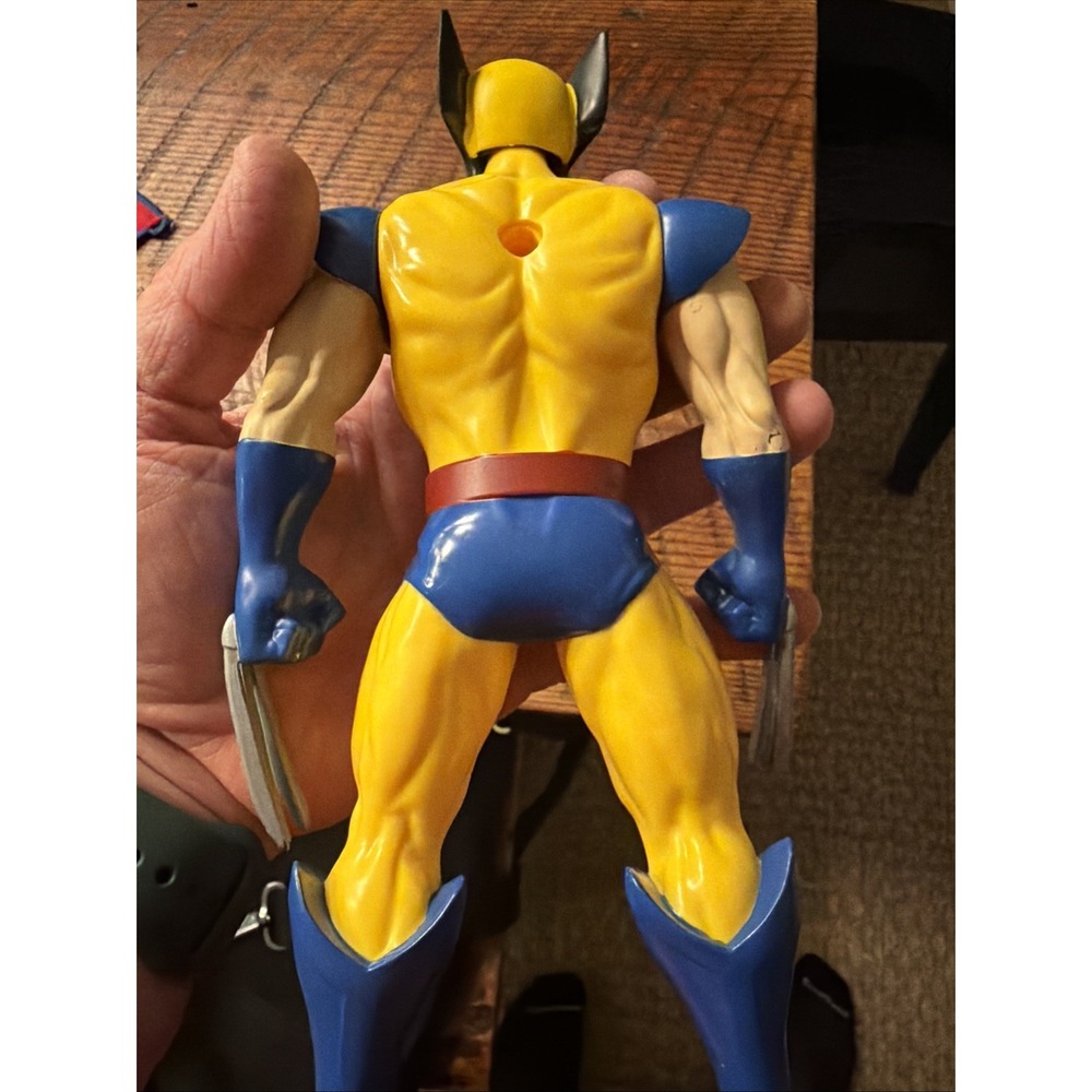 Wolverine Hasbro Marvel Hero Series X-Men 2021 10 " Action Figure - Picture 5 of 9